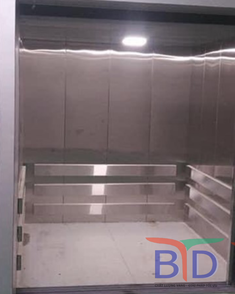 Sàn thang máy bệnh viện có thể sử dụng vật liệu inox